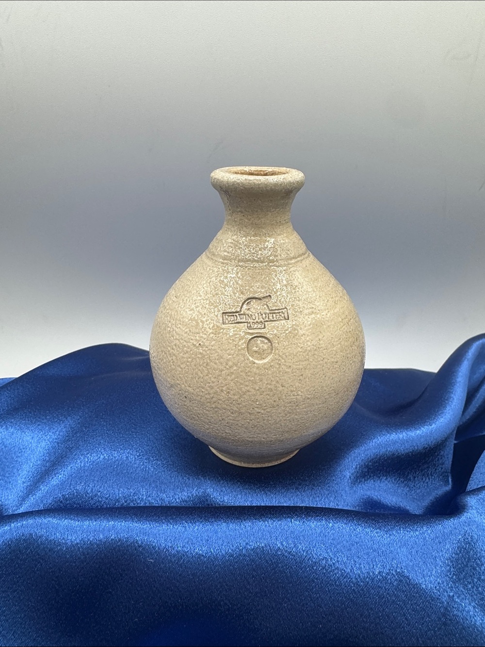 Red Wing Pottery 1999 Brand Cream Stoneware Decorative Vase
